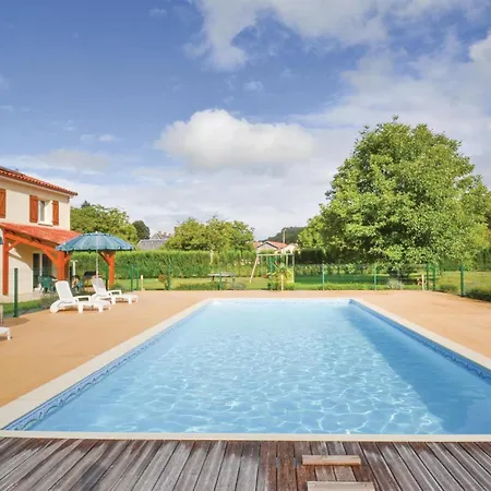 Ferienhaus Three-bedroom Holiday In Savignac-les-eglises *