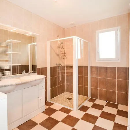 Ferienhaus Three-bedroom Holiday In Savignac-les-eglises *