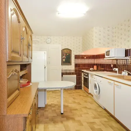 Three-bedroom Holiday In Savignac-les-eglises * Savignac-les-Églises
