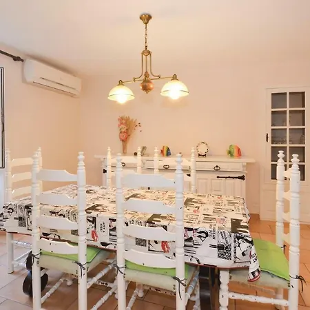 Ferienhaus Three-bedroom Holiday In Savignac-les-eglises *