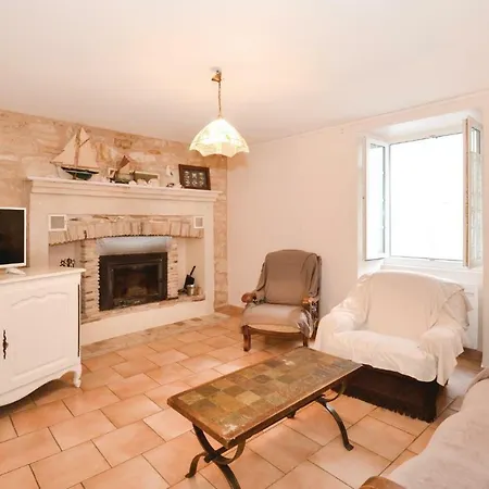 Ferienhaus Three-bedroom Holiday In Savignac-les-eglises *