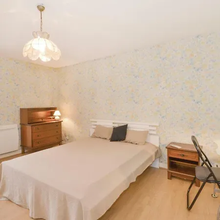 Three-bedroom Holiday In Savignac-les-eglises *